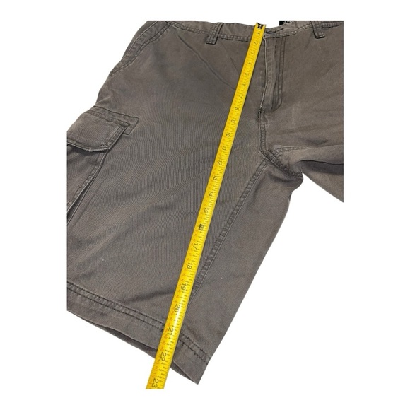 St. John’s Bay Men’s Cargo Shorts green Size 38 | Cotton Comfort Utility Style - Picture 5 of 11